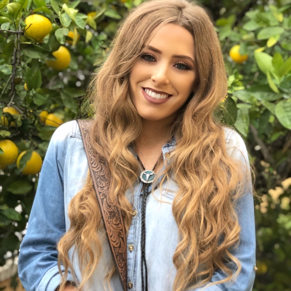 Meet your Posher, Jenicia